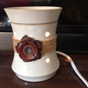 Scentsy Cream and Brown Floral Wax Warmer